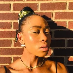 Meet your Posher, Fleur